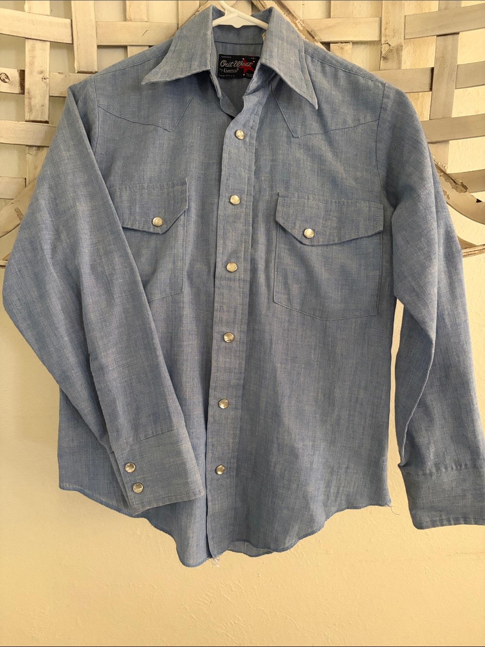 Vintage Light Blue Button-Down Western Shirt with Pearl Snap